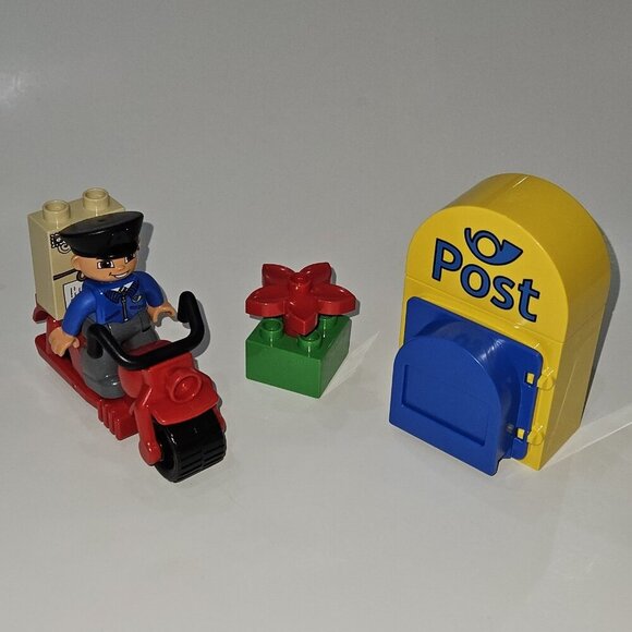 Lego Duplo 5638 Legoville Postman Mail Man Post Office Box Motorcycle COMPLETE - Picture 1 of 13